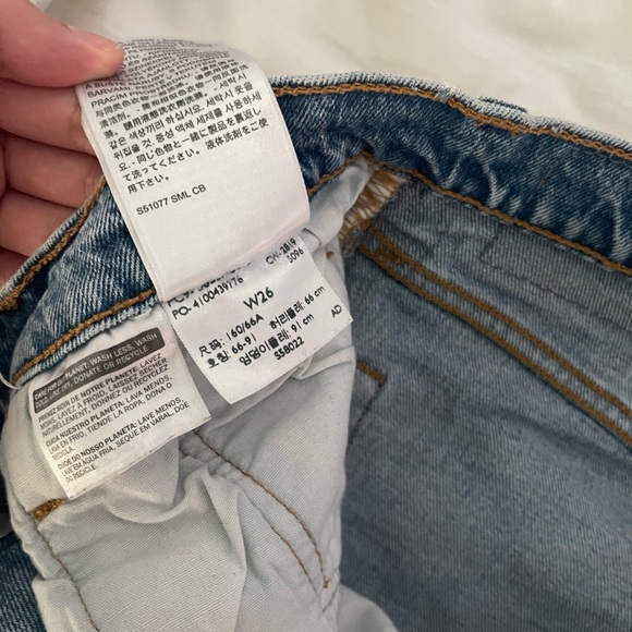 Levi’s 501 Shorts - Picture 6 of 6